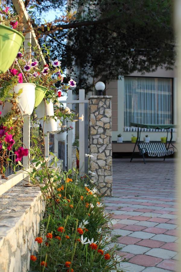 Hotel Villa Aljor Golem  Luaran gambar