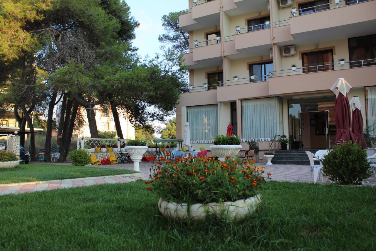 Hotel Villa Aljor Golem  Luaran gambar
