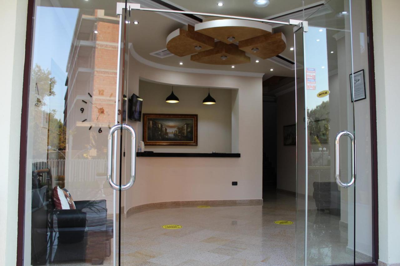 Hotel Villa Aljor Golem  Luaran gambar