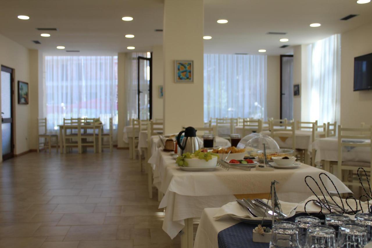 Hotel Villa Aljor Golem  Luaran gambar