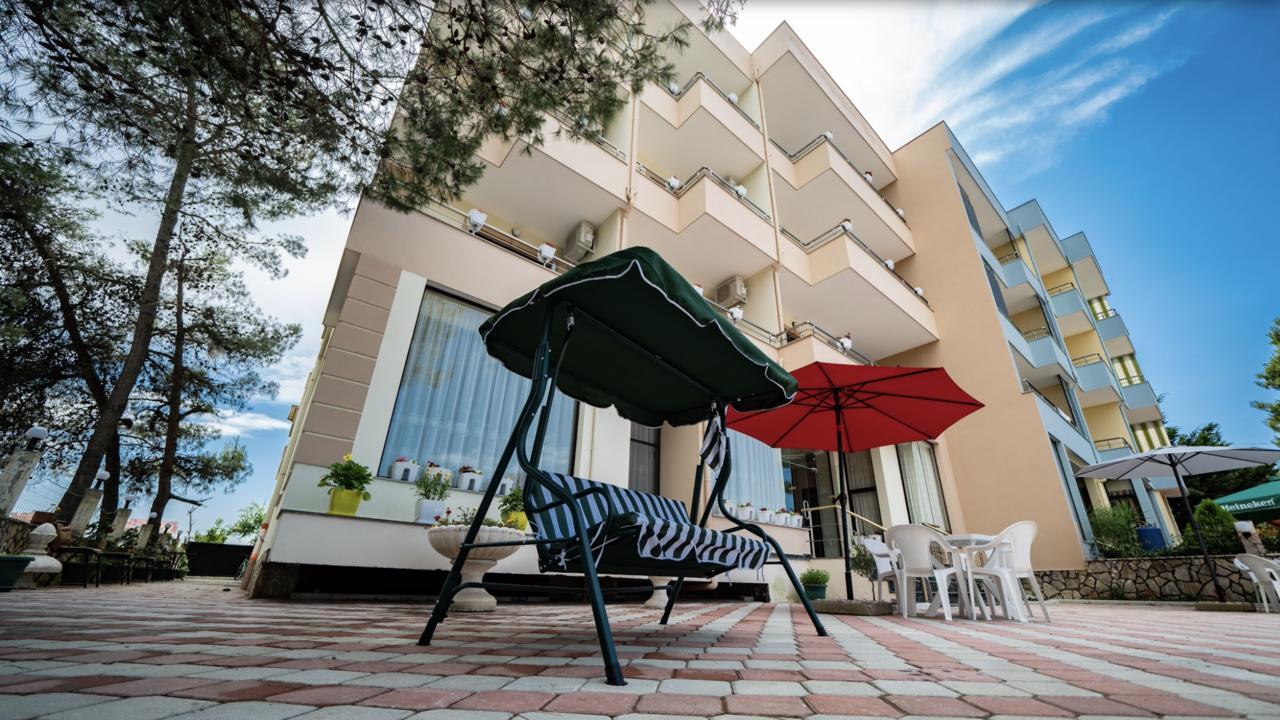 Hotel Villa Aljor Golem  Luaran gambar