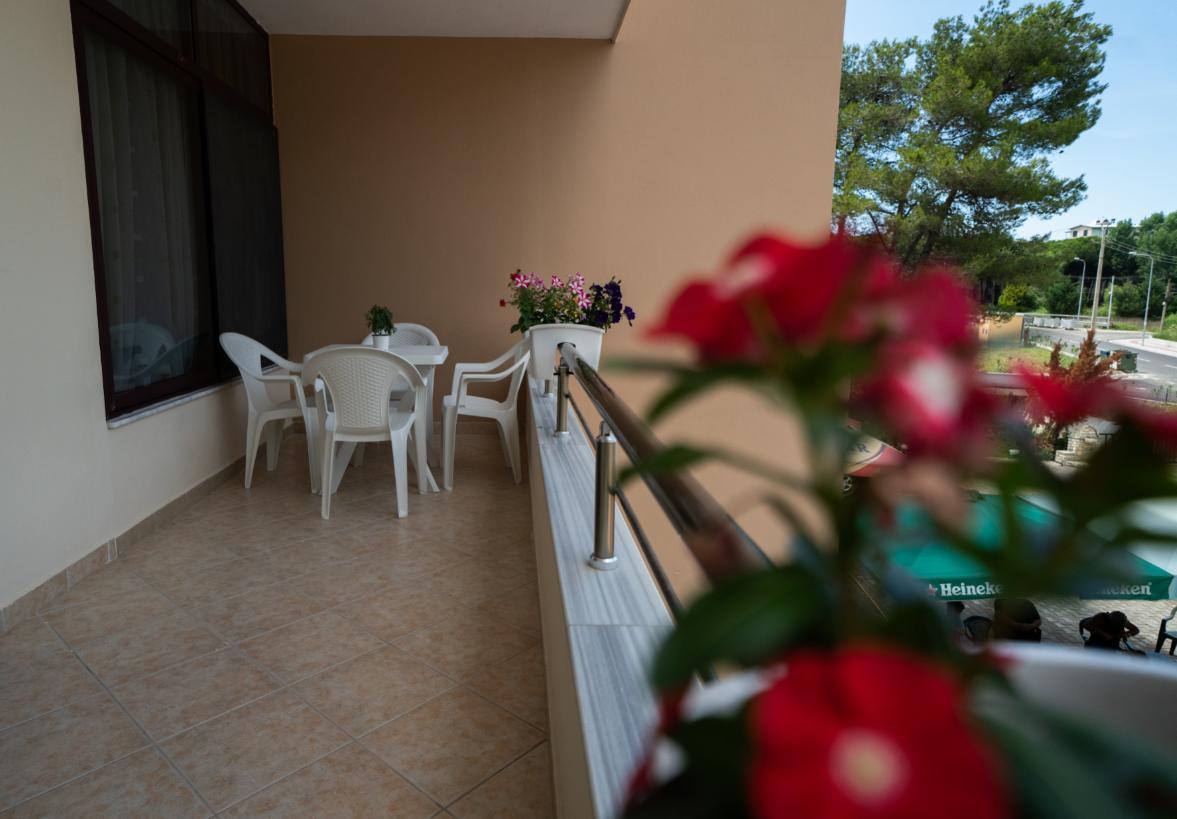 Hotel Villa Aljor Golem  Luaran gambar