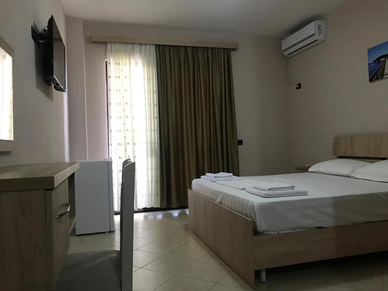 Hotel Villa Aljor Golem  Luaran gambar