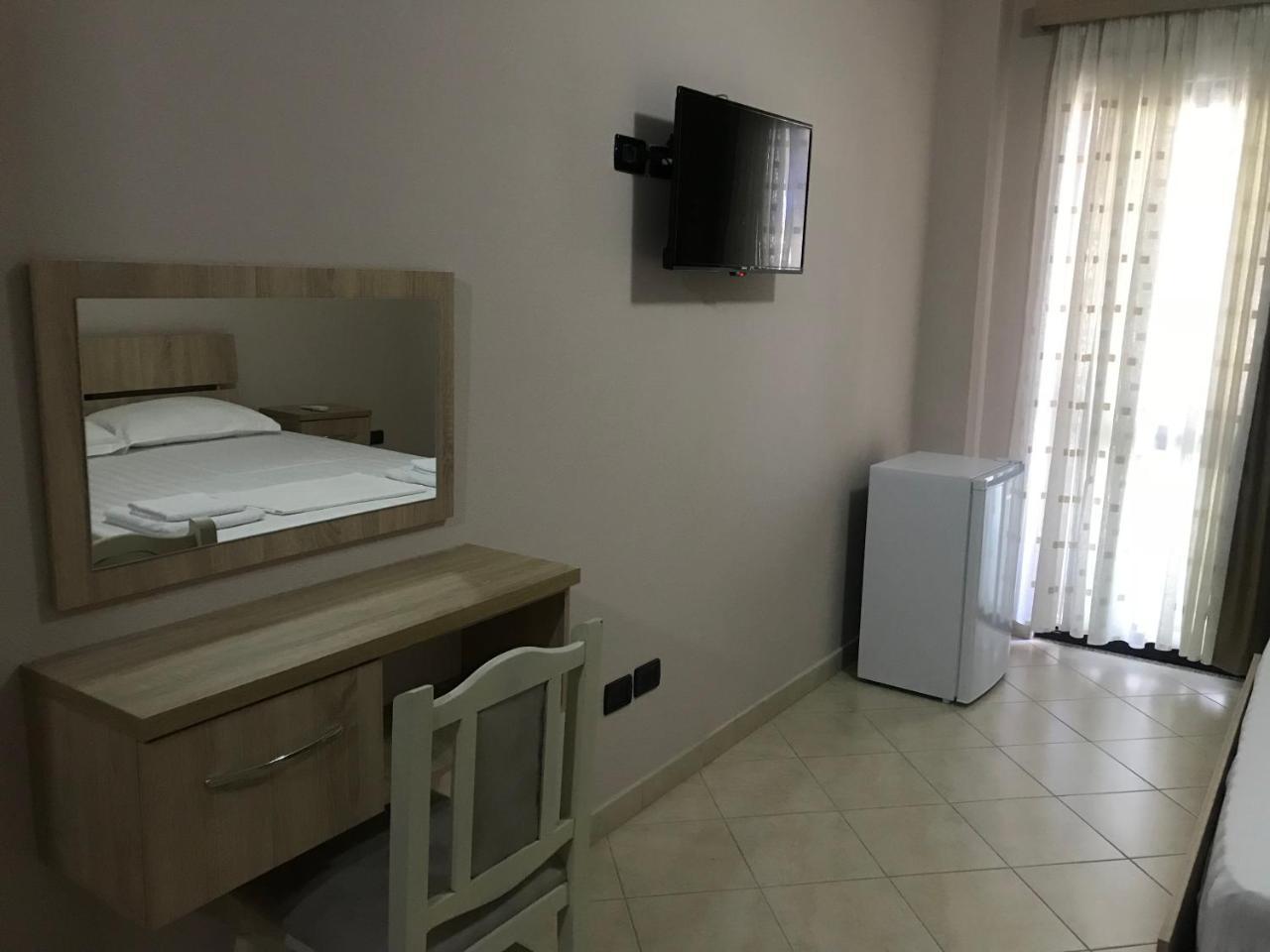 Hotel Villa Aljor Golem  Luaran gambar
