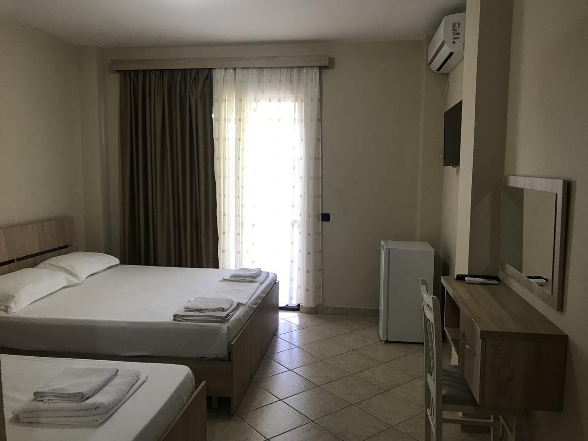 Hotel Villa Aljor Golem  Luaran gambar